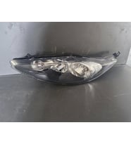 FORD FİESTA SOL ÖN FAR İÇİ SİYAH ZEMİN SIFIR 2008-2012