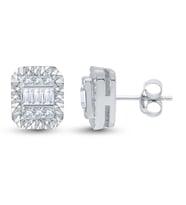 0.22 Karat Pırlantalı Baget Küpe