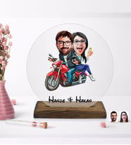 BK Gift Kişiye Özel Sevgililer Karikatürlü Yuvarlak Ahşap Standlı Biblo-97