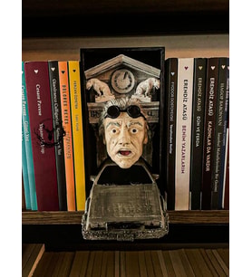 hayatvesanat Back to The Future / Doc Brown / Kitaplık Figürü / Kitap Tutucu
