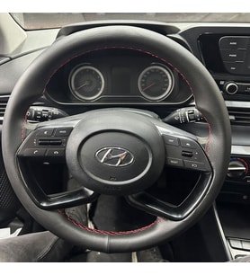 DİKİŞLİ DİREKSİYON KILIFI SİYAH DERİ KIRMIZI DİKİŞLİ HYUNDAİ İ20 İÇİN