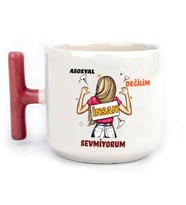 Asosyal Değilim İnsan Sevmiyorum Baskılı Kırmızı Kulplu T Kupa
