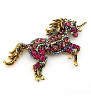 Renkli Pembe Taşlı Büyük Unicorn Tek Boynuzlu At Broş RZ202