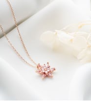 925 Ayar Gümüş Rose Kaplama Pembe Lotus Çiçeği Kadın Kolye