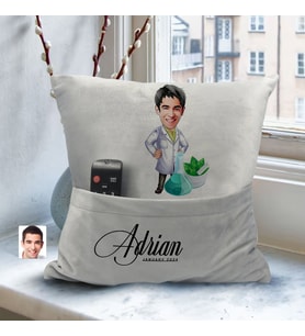 BK Gift Kişiye Özel Doktor Karikatür Tasarımlı Organizer Kumanda ve Atıştırmalık Cepli Gri Kırlent Yastık-10 Arkadaşa Hediye, Cepli Yastık
