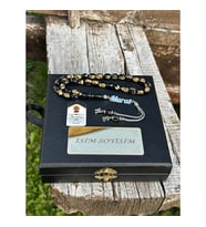 ALTINLI TESBİH-GÜMÜŞ İSİMLİ- ALTIN PARÇACIKLI - GOLDEN ROSARY-DIŞINA İSİM YAZILABİLİR KARE KUTULU