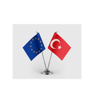 Avrupa Birliği Bayrağı Türk Bayrağı İkili Saten Masa Bayrağı Takımı