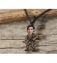 BK Gift Kişiye Özel Asker Karikatürlü Deri İpli Ahşap Kolye, Sevgiliye Hediye, Doğum Günü Hediyesi, Sevgililer Günü Hediyesi-1