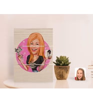 BK Gift Kişiye Özel Kadın Dövme Sanatçısı Karikatürlü Otantik Masaüstü Ahşap Palet Çerçeve-1 (Beyaz)