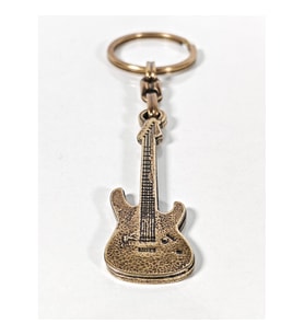 Antik Bronz Gitar Figürlü Metal Anahtarlık – Müziğin Özgür Ruhu ve Zamansız Stil