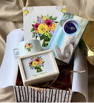 Kişiye Özel Best Mom Tasarımlı Kutulu Kupa Sert Kapaklı Defter Ve İnci Kolye Anneler Günü Hediye Seti
