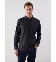 LCWAIKIKI Classic Lacivert Regular Fit Armürlü Cepli Erkek Gömlek