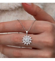 Gümüş Beyaz Manolya Çiçeği Kadın Kolye  SL9967