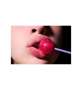Lolipop Isıran Kadın Kanvas Baskı Tablo Dijital Baskı Kanvas Duvar Dekoru