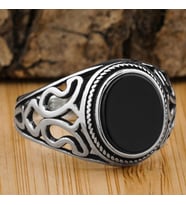 Oval Siyah Oniks Taşlı Desenli 925 Ayar Gümüş Yüzük