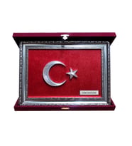 KADİFE KUTULU FİLOGRAFİ TÜRK BAYRAĞI TABLO (Kırmızı)