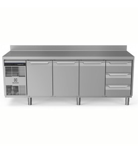 Electrolux Professional Endüstriyel Soğutmalı Tezgah, Sırtlı, "heavy Duty", Aısı304, -2°/+10°c, Dijital, Tropikal - 590 Lt, 3 Kapılı + 3x? Çekmeceli EH4H3AAAC