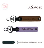 Kardeşe Kalıcı Hatıra, İsim Soyisimli 2’li Anahtarlık Seti, Açık Kahve-Mor Menekşe-Lacivert