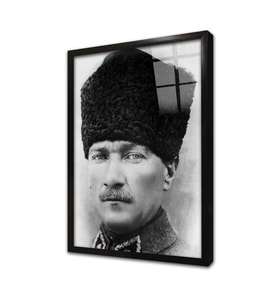 Kalpaklı Atatürk Çerçeveli Cam Tablo