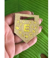 6X5 CM ÜTÜ İLE YAPIŞAN HASIR E HARFİ ARMA DİKİŞ GİYİM AKSESUARI (Altın)