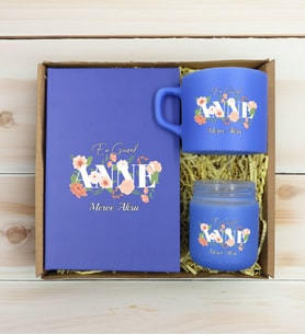 BK Gift Kişiye Özel İsimli DTF Anne Temalı Mavi Defter & Kahve Fincanı & Mum Hediye Seti-4, Anneye Hediye, Anneler Günü Hediyesi