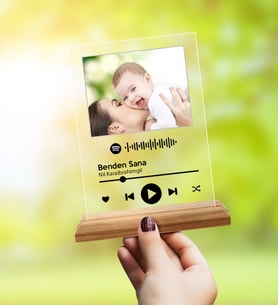 BK Gift Kişiye Özel Anne-Bebek Temalı Fotoğraflı Spotify Barkodlu Ahşap Standlı Dikdörtgen Plak