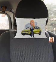 BK Gift Kişiye Özel Plakalı Kadın Volkswagen Golf Karikatürlü Dikdörtgen Araç Koltuk Yastığı-2