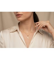 STİL İNCİSİ/XUPING JEWELRY Y DÜZ HARF TAŞSIZ KOLYE (Altın)