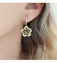 Vaoov 925 Ayar Gümüş Love Yazılı Çiçek Küpe