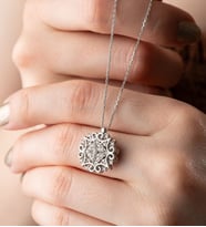 Saklı Takı 925 Ayar Gümüş Dönen Çiçek Kolye