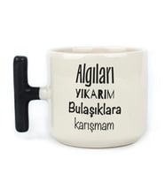 Algıları Yıkarım Bulaşıklara Karışmam Baskılı Siyah Kulplu T Kupa