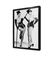 Siyah Beyaz Marilyn Monroe Çerçeveli Cam Tablo