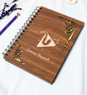 Kişiye Özel Müzik Temalı Ahşap Kapaklı Defter - Ajanda - İsme Özel - A5 60 Yaprak (120 SAYFA) Hediyelik (Gold)
