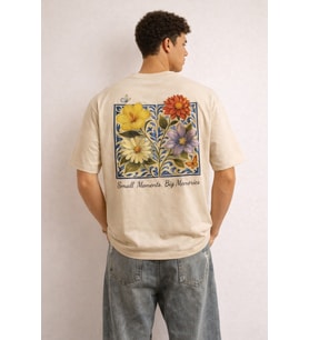 Erkek Floral Baskılı Tişört – Oversize Fit, Sırt Desenli “Small Moments Big Memories”