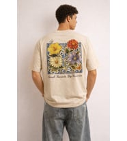 Erkek Floral Baskılı Tişört – Oversize Fit, Sırt Desenli “Small Moments Big Memories”