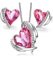 Swarovski Renkli Taşlı, Zirkon Taş İşlemeli  Kalp Takı Seti (Kolye Küpe), Yeni Yıl, Sevgililer Günü Hediye si, Ahşap Kutu İçerisinde (Pembe)