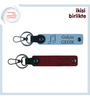Sevgilinle Paylaştığın Şarkıya Kalıcı Dokunuş, Notalı Deri Anahtarlık Takımı, Gök Mavi-Bordo