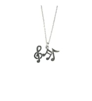 Melodi Zarafeti  Notalı Unisex Müzik Temalı Kolye – 60 cm Zincir (Gümüş)