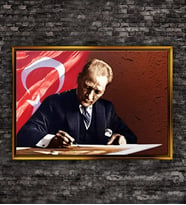 Tablore Türk Bayraklı Masada Çalışan Atatürk Tablosu Çerçeveli Kanvas Tablo Modern Salon Dekoru
