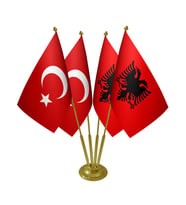Masa Üstü Arnavutluk Bayrağı Türk Bayrağı Dörtlü Pirinç Direk Masa Bayrak Seti