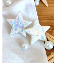 White Glitter Star El Yapımı Beyaz Cam Görünümlü Yıldız Küpe (Parlak Beyaz)