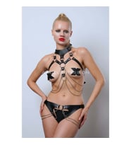 Göğsü Ve Ağı Açık Kelepçeli Fantazi Külot Harness Takım (Siyah)