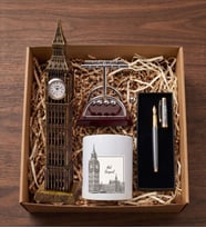 Kişiye Özel Lüks Masa Üstü Hediye Seti (Dekoratif Vintage Big Ben Bronz Masa Saati - 24 cm & Dolma Kalem & Big Ben Temalı Kalemlik & Newton Denge Topu - 9x8 cm)