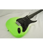 SMIGER L-G2 i6 WKG STRAT TİPİ ELEKTRO GİTAR DAHİLİ EFEKTLİ WHITE GREEN