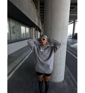 Uzun Kol Kapşonlu Göğüs Baskılı SweatShirt - Gri