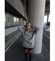 Uzun Kol Kapşonlu Göğüs Baskılı SweatShirt - Gri