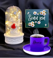 Led Işıklı Tasarım Fanus ve Mor Renkli Kahve Fincanı  Kişiye Özel Hediye Seti  İsimli Fincan (Model 1)