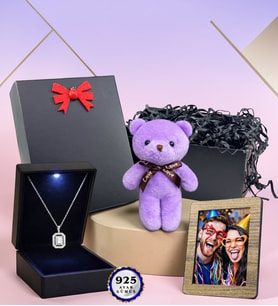 Kişiye Özel Fotoğraflı & Led Işıklı Kutuda 925 Ayar Gümüş Baget Kolye Mor Ayıcık Hediyeli