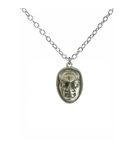 Mustafa Kemal Atatürk Silüet Figürlü Kolye – Gümüş Renk Unisex Metal Takı