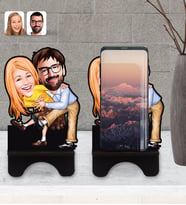 BK Gift Kişiye Özel Sevgililer Karikatürlü Ahşap Biblo Telefon Standı-102